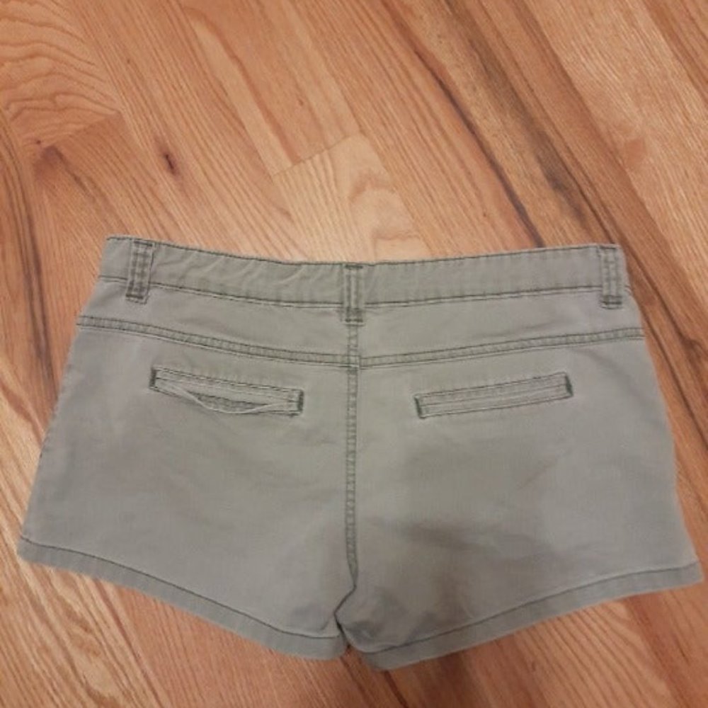 Vintage cargo shorts (small)